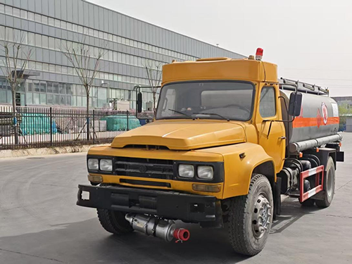 CY-5000(A)礦用柴油機(jī)無軌油料運(yùn)輸車